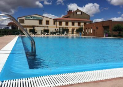 hotel leon delfin verde piscina